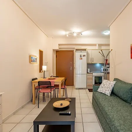 Apartment Flat In Excellent Location With Private Parking