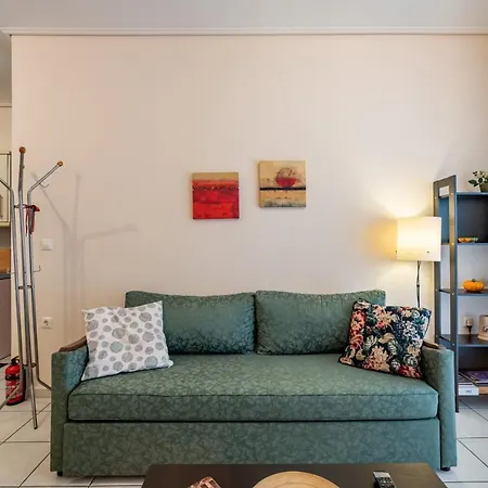 Apartment Flat In Excellent Location With Private Parking