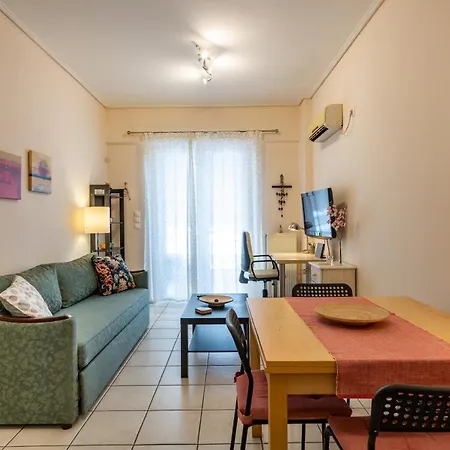 Apartment Flat In Excellent Location With Private Parking *